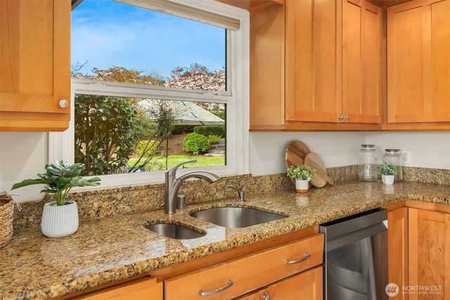 9359 Sunset Way, Bellevue, WA 98004