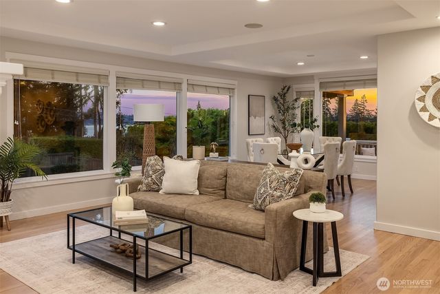 9359 Sunset Way, Bellevue, WA 98004