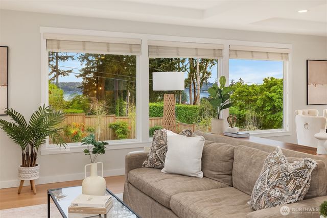 9359 Sunset Way, Bellevue, WA 98004