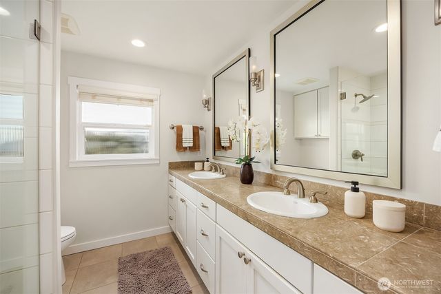 9359 Sunset Way, Bellevue, WA 98004