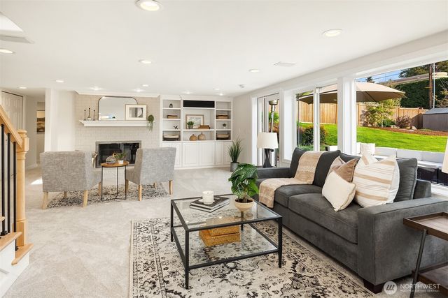 9359 Sunset Way, Bellevue, WA 98004