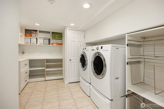 9359 Sunset Way, Bellevue, WA 98004