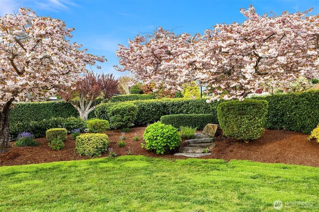 9359 Sunset Way, Bellevue, WA 98004