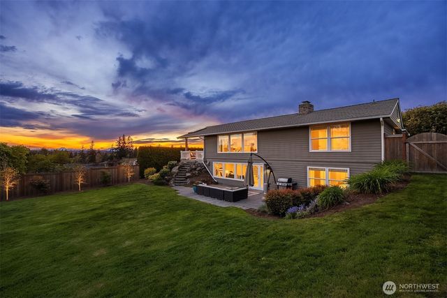 9359 Sunset Way, Bellevue, WA 98004