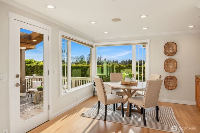 9359 Sunset Way, Bellevue, WA 98004