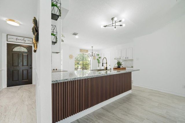 1819 Gaucho Circle, La Porte, TX 77571