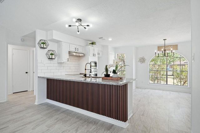 1819 Gaucho Circle, La Porte, TX 77571