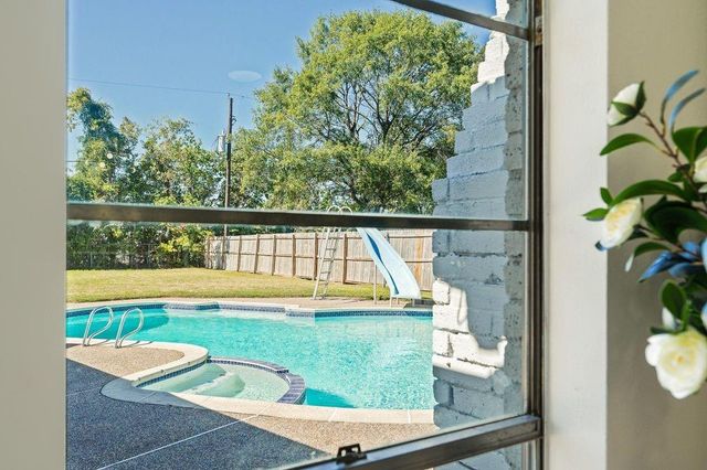 1819 Gaucho Circle, La Porte, TX 77571