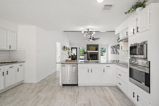 1819 Gaucho Circle, La Porte, TX 77571