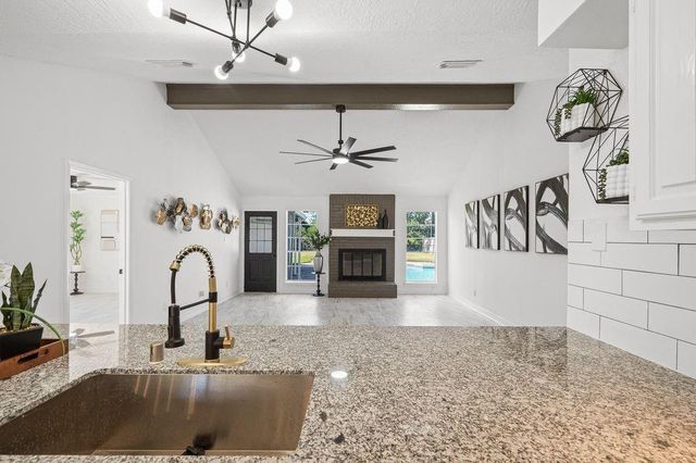 1819 Gaucho Circle, La Porte, TX 77571