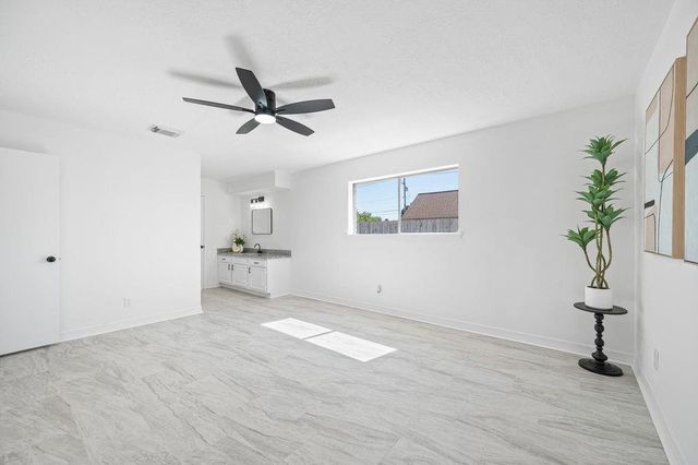 1819 Gaucho Circle, La Porte, TX 77571