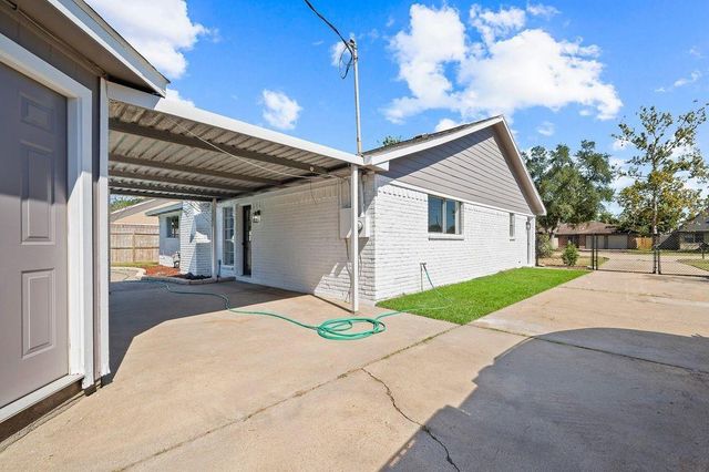 1819 Gaucho Circle, La Porte, TX 77571