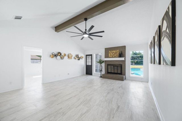 1819 Gaucho Circle, La Porte, TX 77571