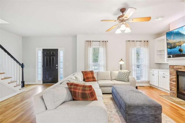 49 High Point Circle, Newnan, GA 30265