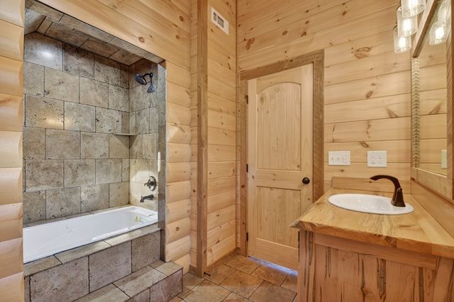17 Dial Mountain Drive, Blue Ridge, GA 30513