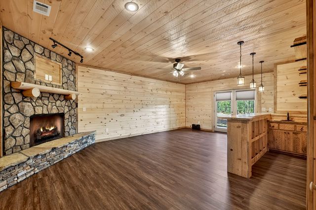 17 Dial Mountain Drive, Blue Ridge, GA 30513