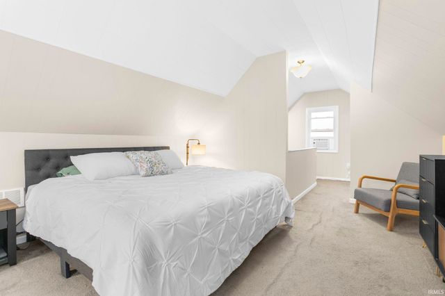 727 Marquette Avenue, South Bend, IN 46617