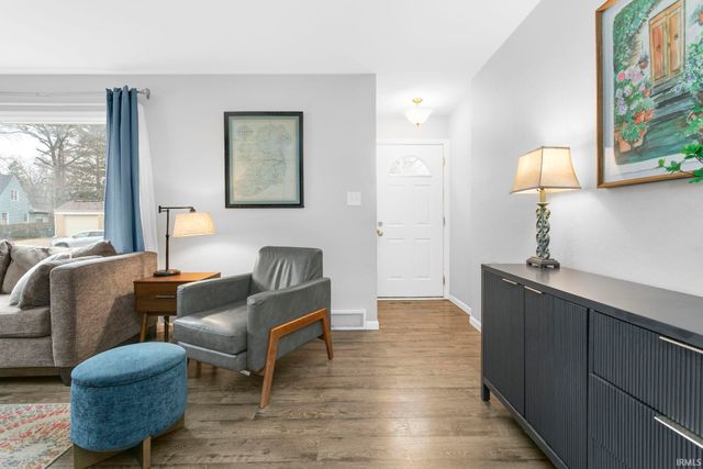 727 Marquette Avenue, South Bend, IN 46617