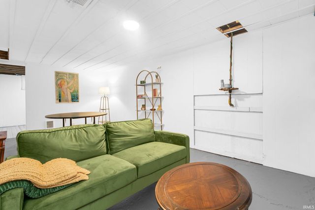 727 Marquette Avenue, South Bend, IN 46617