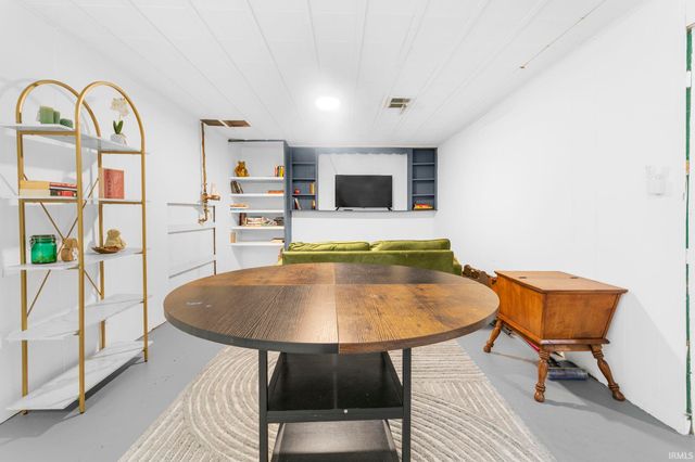 727 Marquette Avenue, South Bend, IN 46617