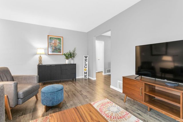 727 Marquette Avenue, South Bend, IN 46617