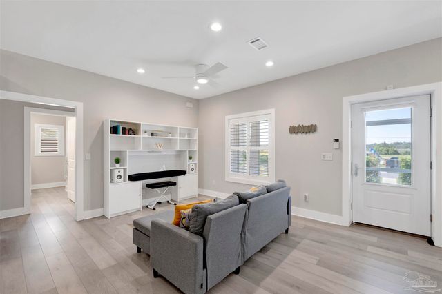 12850 Beckstrom Rd, Pensacola, FL 32507