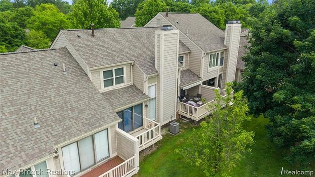 2478 Wildbrook Run, Bloomfield Hills, MI 48304