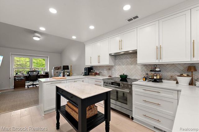 2478 Wildbrook Run, Bloomfield Hills, MI 48304