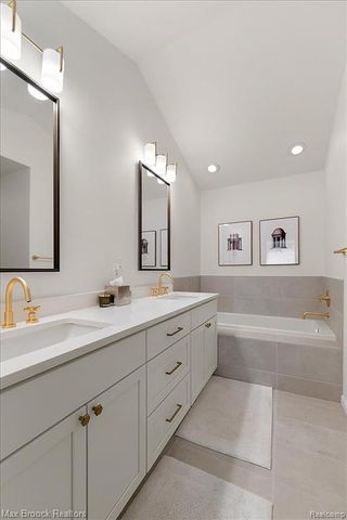 2478 Wildbrook Run, Bloomfield Hills, MI 48304