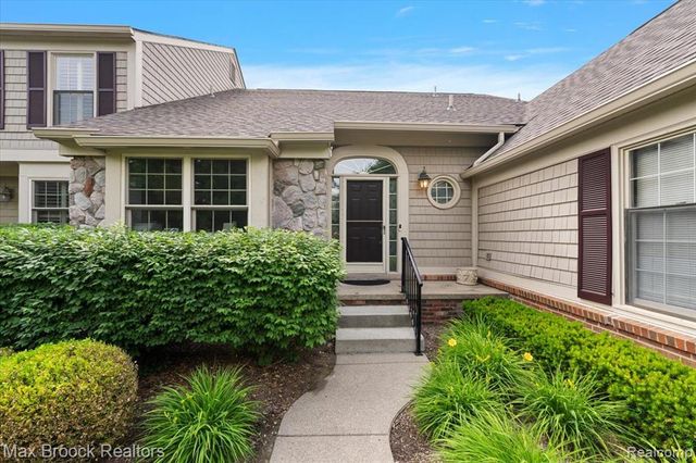 2478 Wildbrook Run, Bloomfield Hills, MI 48304