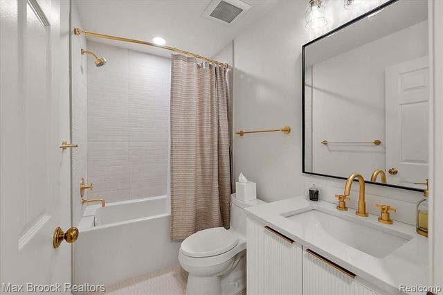 2478 Wildbrook Run, Bloomfield Hills, MI 48304