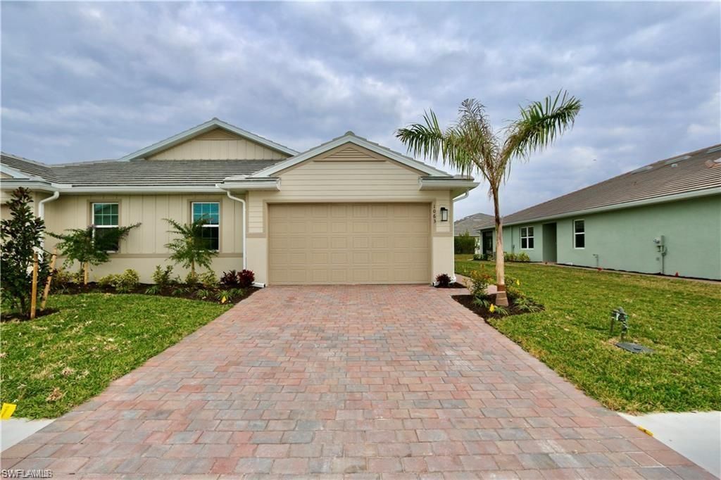 1063 Enbrook LOOP, Naples, FL 34114