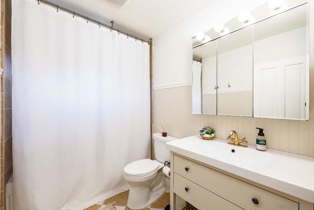 8845 Greenview Pl, Spring Valley, CA 91977