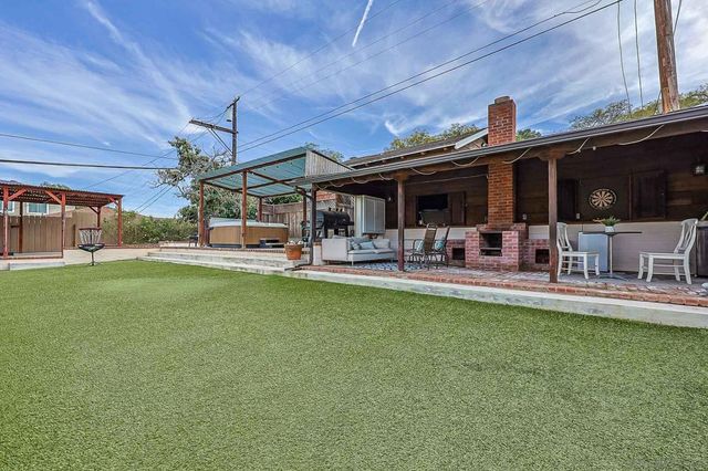 8845 Greenview Pl, Spring Valley, CA 91977