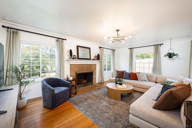 8845 Greenview Pl, Spring Valley, CA 91977