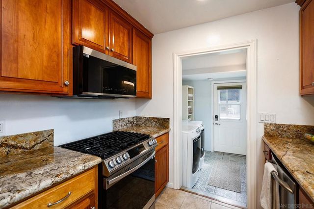 8845 Greenview Pl, Spring Valley, CA 91977