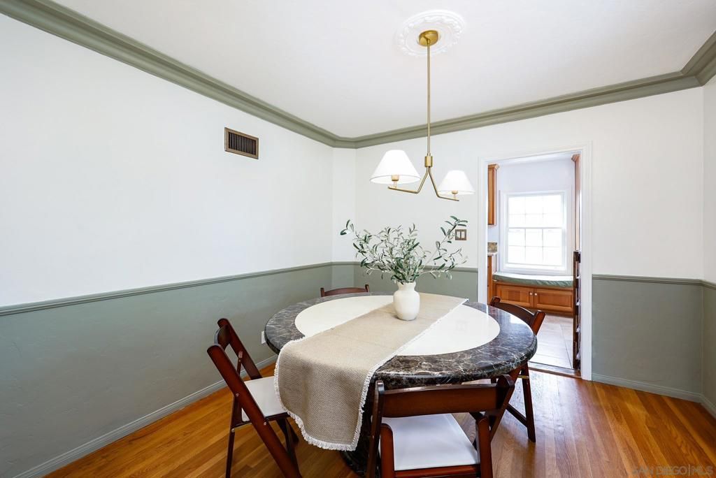 Image 4 of property listing at 8845 Greenview Pl, Spring Valley, CA 91977