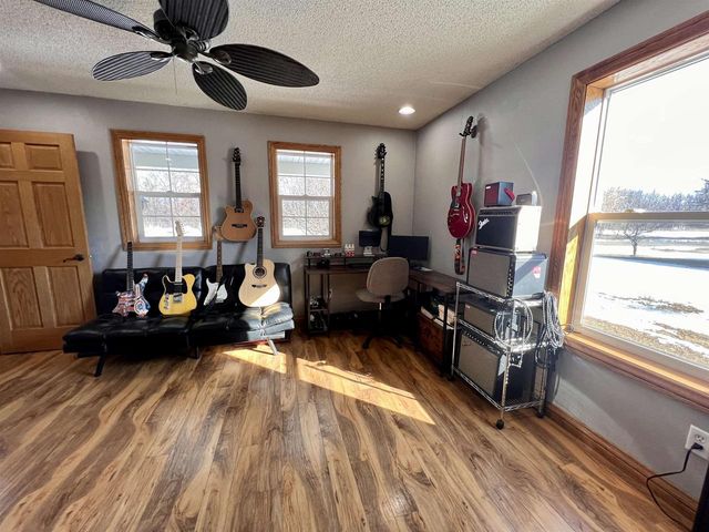 905 3RD AVENUE, Crivitz, WI 54114