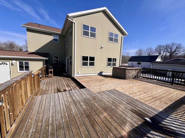 905 3RD AVENUE, Crivitz, WI 54114