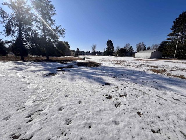 905 3RD AVENUE, Crivitz, WI 54114