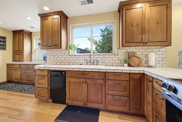 4919 Grant Road, Central Point, OR 97502