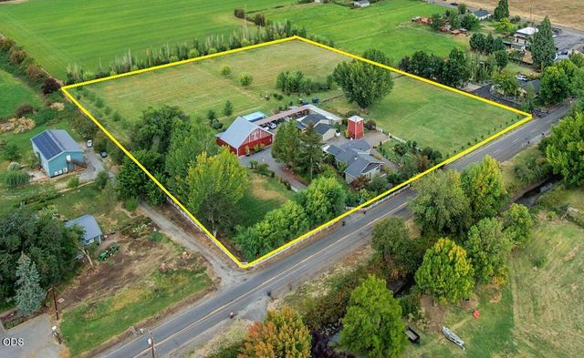 4919 Grant Road, Central Point, OR 97502