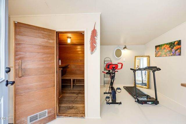 4919 Grant Road, Central Point, OR 97502