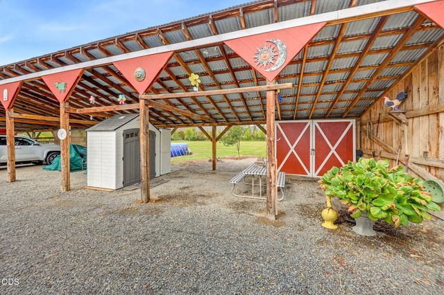 4919 Grant Road, Central Point, OR 97502