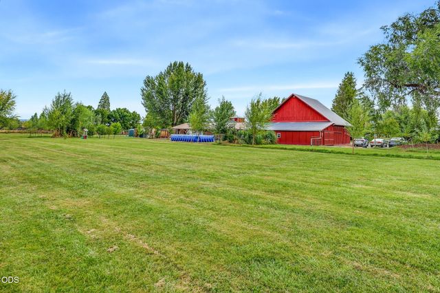 4919 Grant Road, Central Point, OR 97502