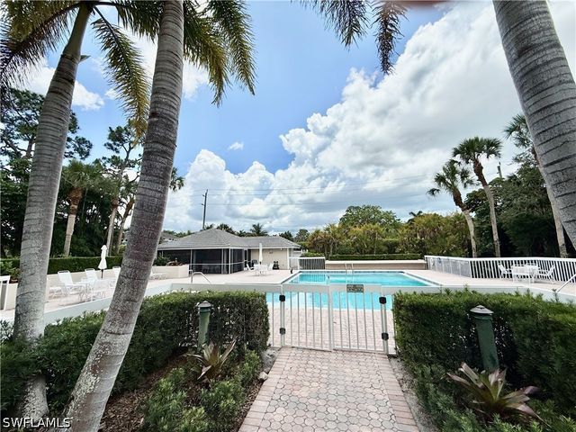 322 Sugar Pine LN 322, Naples, FL 34108