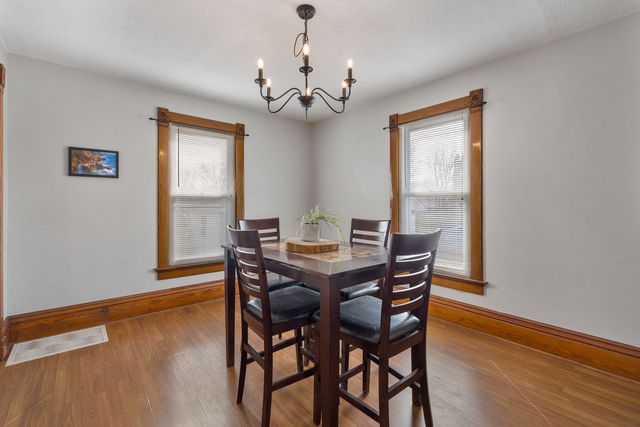 715 5th Street, Dewitt, IA 52742