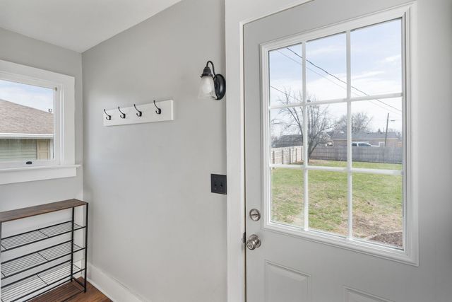 715 5th Street, Dewitt, IA 52742