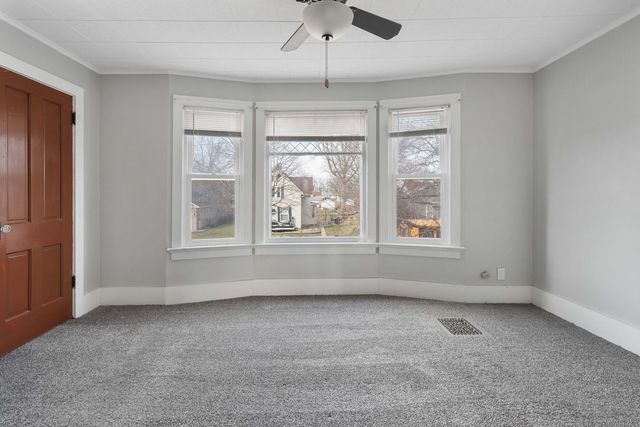 715 5th Street, Dewitt, IA 52742