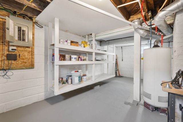 715 5th Street, Dewitt, IA 52742